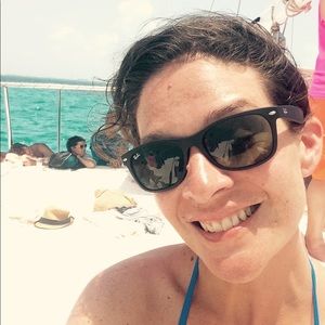 Meet your Posher, Denise